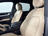 Certified 2025 Porsche Cayenne image 5