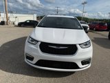 New 2026 Chrysler Pacifica Select image 2