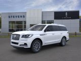 New 2024 Lincoln Navigator Premiere image 2
