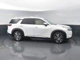 New 2025 Nissan Pathfinder Platinum image 4