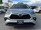 Used 2022 Toyota Highlander XLE image 3