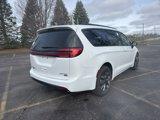 New 2025 Chrysler Pacifica Limited image 6