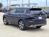 New 2025 Mitsubishi Outlander SE image 3