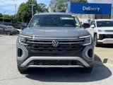 Used 2025 Volkswagen Atlas Peak Edition SE image 2