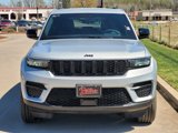 New 2025 Jeep Grand Cherokee Altitude image 2