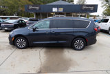 Used 2021 Chrysler Pacifica Touring-L image 2
