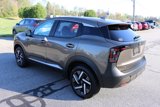 Used 2025 Nissan Kicks SV image 3