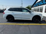 Used 2022 Volkswagen Tiguan SE R-Line image 3