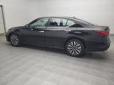 Used 2024 Nissan Altima 2.5 SV image 3
