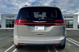 Used 2022 Chrysler Pacifica Touring-L image 3