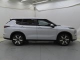 New 2025 Mitsubishi Outlander SE image 2
