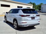 New 2025 Mitsubishi Outlander SE image 3