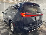 Used 2023 Chrysler Pacifica Touring-L image 5