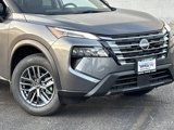 Used 2025 Nissan Rogue S image 3