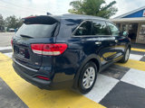 Used 2017 Kia Sorento LX w/ LX Convenience Package image 5