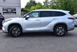 Used 2021 Toyota Highlander XLE image 3