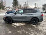 Used 2022 Volkswagen Tiguan SE R-Line image 2