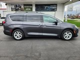 Used 2017 Chrysler Pacifica Touring-L w/ Tire & Wheel Group image 2