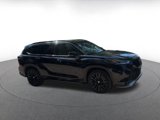 Used 2024 Toyota Highlander XSE image 2