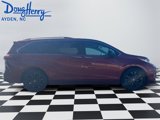 Used 2022 Toyota Sienna XSE image 6