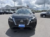 Used 2025 Nissan Rogue SV image 2