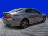Used 2024 Toyota Camry SE image 3