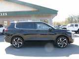 Used 2023 Mitsubishi Outlander SE image 3