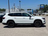 New 2025 Volkswagen Atlas Peak Edition SE image 3