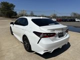 Used 2022 Toyota Camry SE image 3