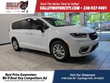 New 2025 Chrysler Pacifica Select image 1
