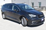 Used 2022 Chrysler Pacifica Touring-L image 3