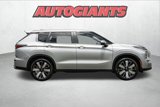 New 2025 Mitsubishi Outlander SE image 3