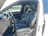 Certified 2024 Porsche Cayenne image 5