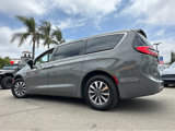 Used 2024 Chrysler Pacifica Select image 3