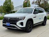 New 2025 Volkswagen Atlas Peak Edition SE image 5