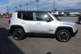 Used 2017 Jeep Renegade Trailhawk w/ Premium Trailhawk Package image 5