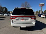 Used 2017 Lincoln Navigator Select image 4