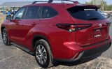 Used 2024 Toyota Highlander XLE image 6