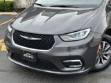 Used 2023 Chrysler Pacifica Touring-L image 3