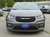 Used 2022 Chrysler Pacifica Touring-L image 2