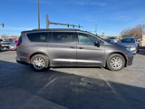 Used 2022 Chrysler Pacifica Touring image 5