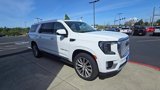 Used 2021 GMC Yukon XL Denali w/ Denali Premium Package image 3