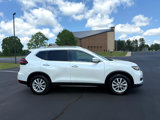 Used 2018 Nissan Rogue SV image 2