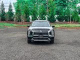 New 2025 Mitsubishi Outlander SE image 2