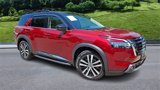 Used 2024 Nissan Pathfinder Platinum image 2