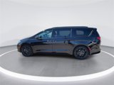 Certified 2024 Chrysler Pacifica Touring-L w/ S Appearance Package image 5