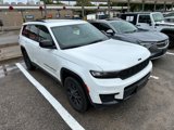 Used 2024 Jeep Grand Cherokee L Laredo image 3