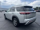 New 2025 Nissan Pathfinder SL image 5