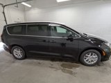 New 2025 Chrysler Pacifica Select image 2