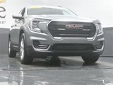 Used 2023 GMC Terrain SLE w/ Driver Convenience Package image 3